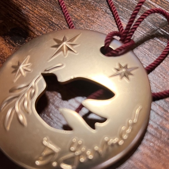 David Yurman gold-tone collectable Christmas ornament with stars and dove - Picture 9 of 9